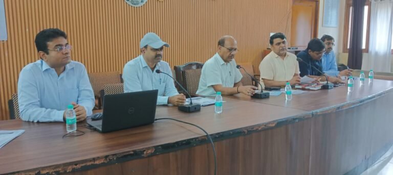 जनगणना 2027: डीएम ने सभी अधिकारियों को पूरी ईमानदारी, पारदर्शिता व समयबद्धता के साथ कार्य पूर्ण करने के दिए सख्त निर्देश