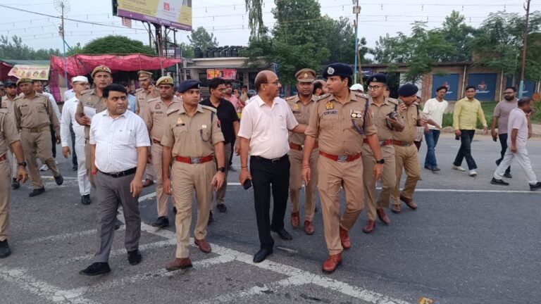 डीएम उमेश मिश्रा ने स्वयं परखी कांवड मार्ग की सुरक्षा व्यवस्था