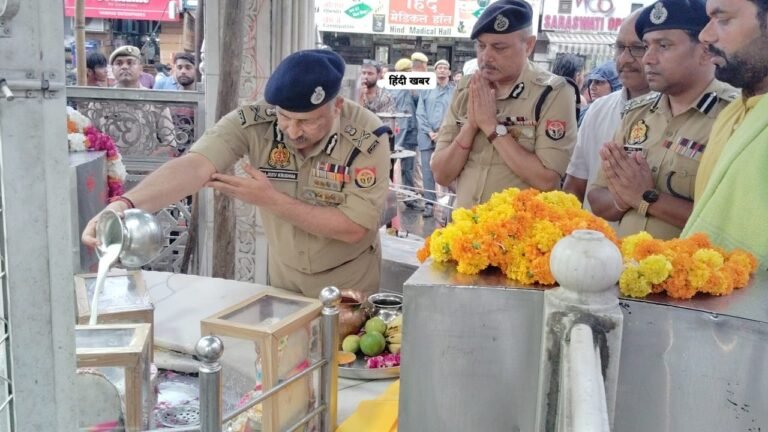 डीजीपी ने शिव चौक पर पहुंच कर भगवान आशुतोष की पूजा अर्चना