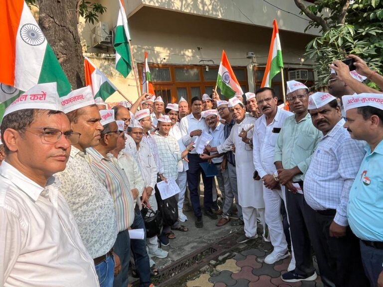 पुरानी पेंशन बहाली और सेवारत शिक्षकों पर TET अनिवार्यता के विरोध में मुजफ्फरनगर में गूंजी तिरंगे की हुंकार