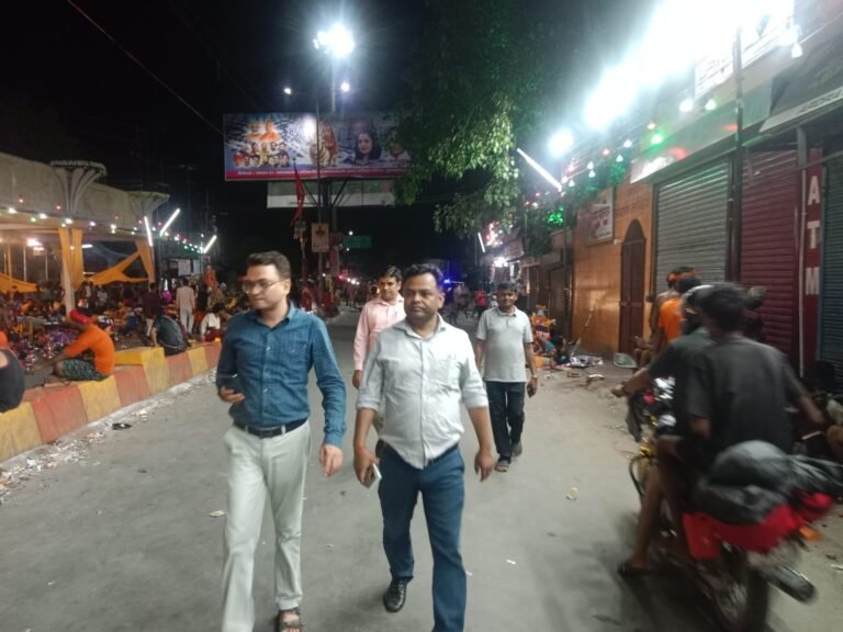 शिव भक्तों की सेवा में स्वयं टीम के साथ कांवड मार्ग पर उतरे ईओ, निरीक्षण कर व्यवस्थाओं को परखा