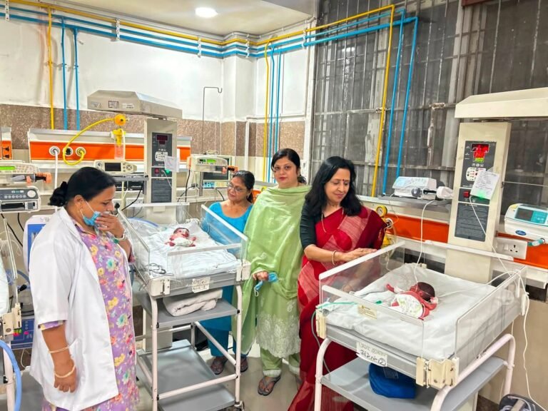 भगवान शिव से जुड़वा पुत्रों का आशीर्वाद पाने वाली महिला कांवड़िया से मिली मीनाक्षी स्वरूप