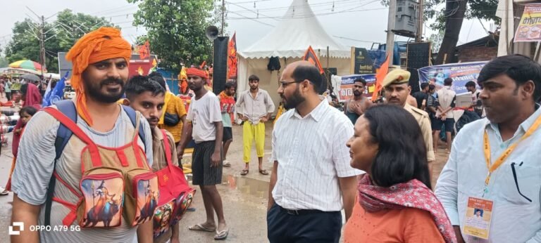 सीडीओ और डीपीआरओ ने शिव भक्तों से जानी कांवड मार्ग की व्यवस्था