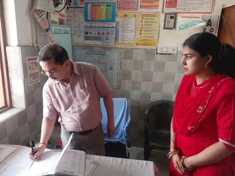 सीएमओ ने हेल्थ एंड वेलनेस सेंटर-2 सुजड़ू में कोल्ड चेन व्यवस्था का किया निरीक्षण