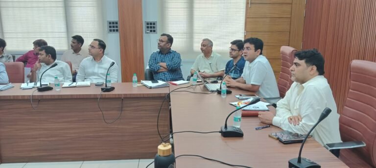 जनगणना के दूसरे चरण के लिए दिया गया प्रशिक्षण