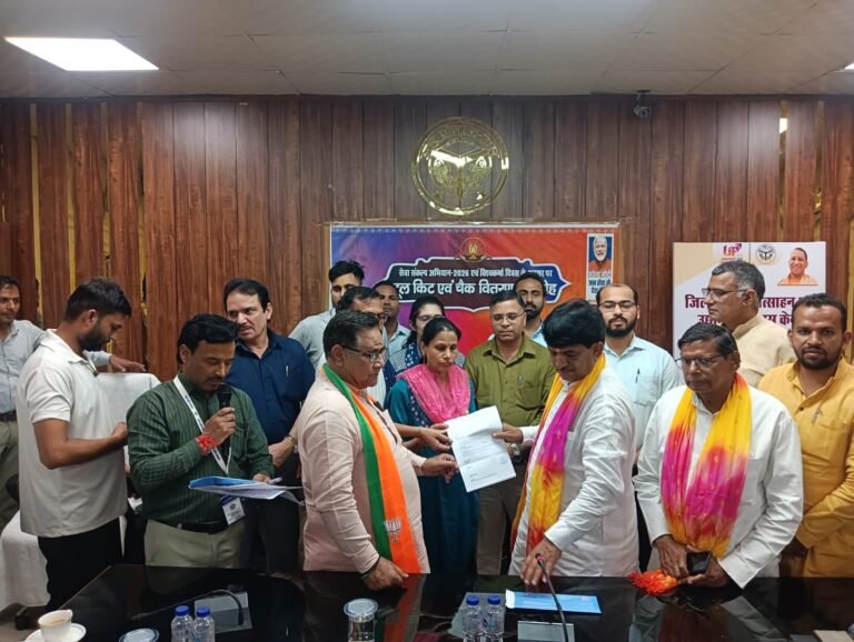 राज्यमंत्री ने विश्वकर्मा जयंती पर लाभार्थियों को बांटी टूलकिट