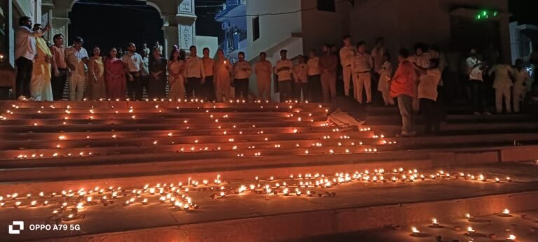 शुक्रताल में सेवा संकल्प अभियान के अंतर्गत दीपदान कार्यक्रम का हुआ आयोजन